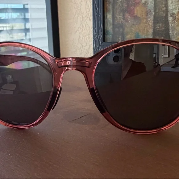 NWOT - Oakley Sprindrift Women's Berry Sunglasses with Polarized Lenses - Picture 9 of 10